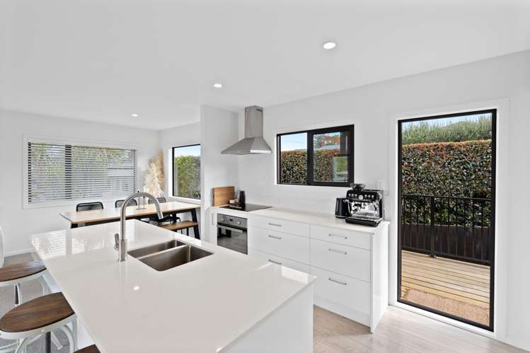 85b Rosario Crescent Red Beach_8