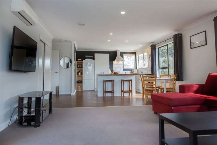 76 Omapere Street Whitby_9