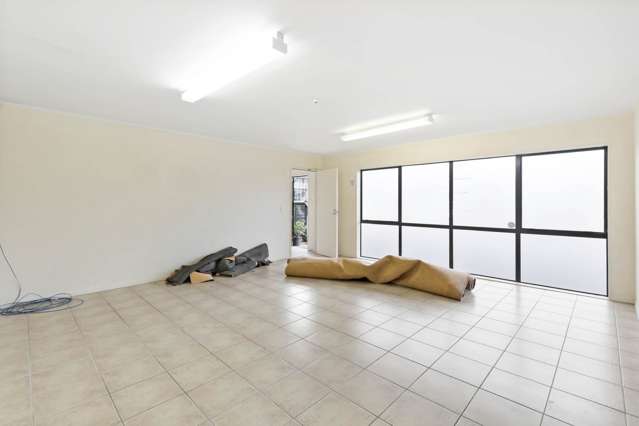 26/18 Airborne Road Rosedale_2