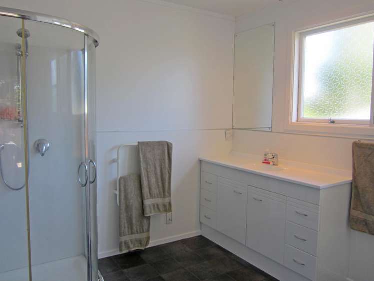 178 Main Street Pahiatua_7