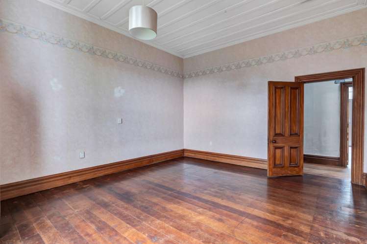 76 South Road Manaia_17