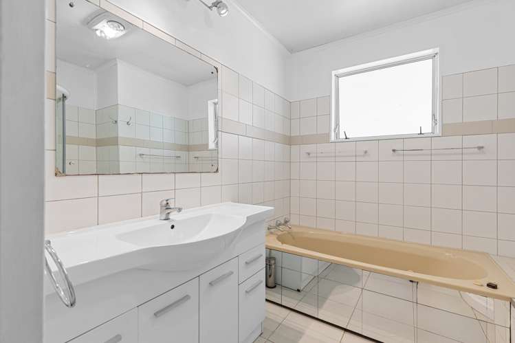 40 Somerset Crescent Highbury_14