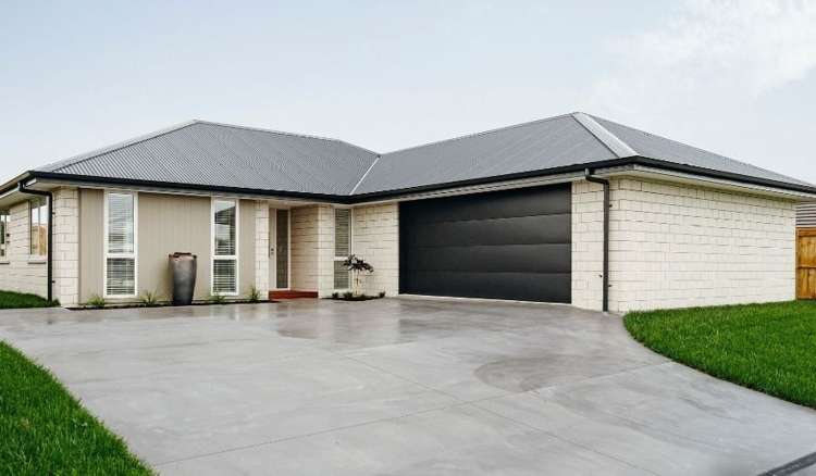 10 Karearea Drive_0