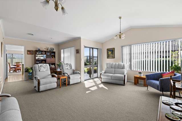 8 Rosehill Way Taradale_1