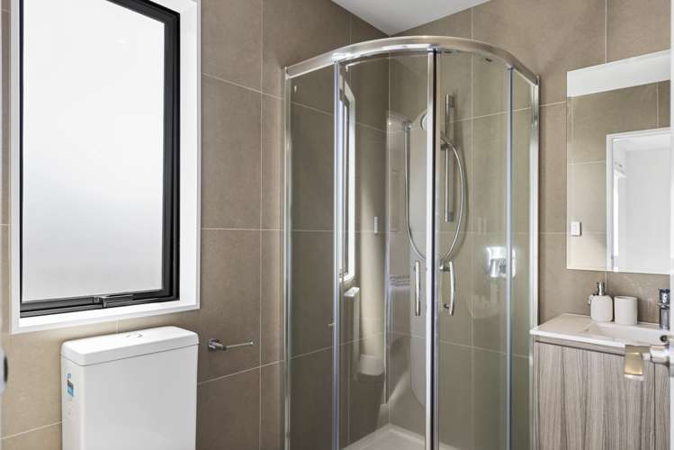 5a Hemsway Place Sunnyhills_17