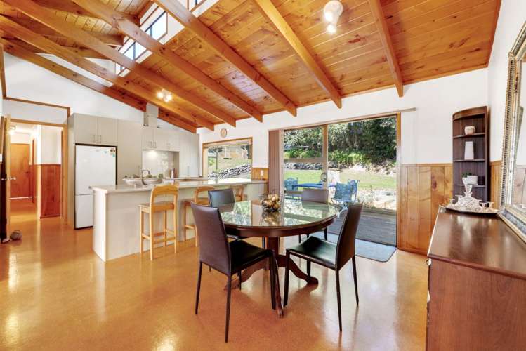 5 Lomeer Way Beachlands_12