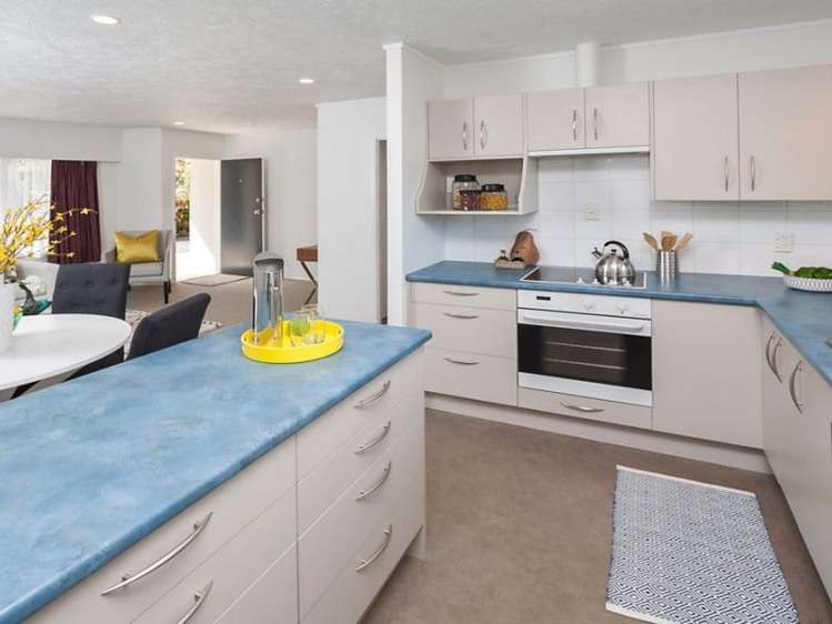 2/11a Baird Street Howick_8