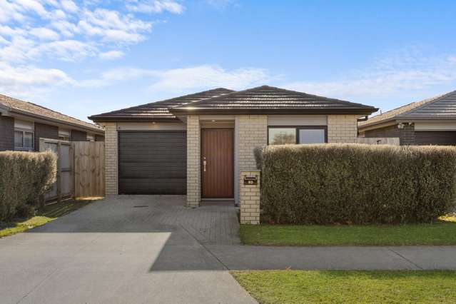 Modern, Freehold & Made for Easy Living!