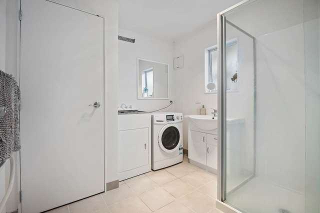 Your Dream Home Awaits – 2 home on one Title