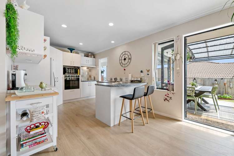 5 Kylie Court Clover Park_10