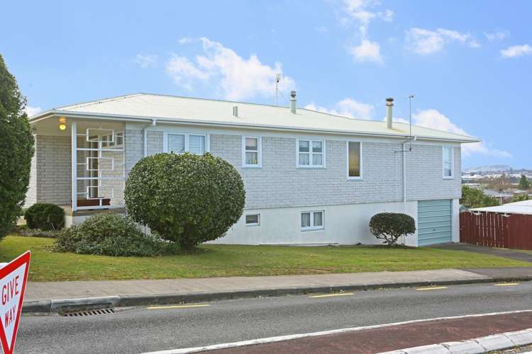 69 Tirimoana Road Te Atatu South_16