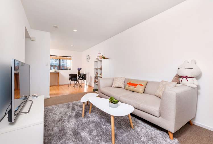 9/12 Crown Lynn Place New Lynn_10