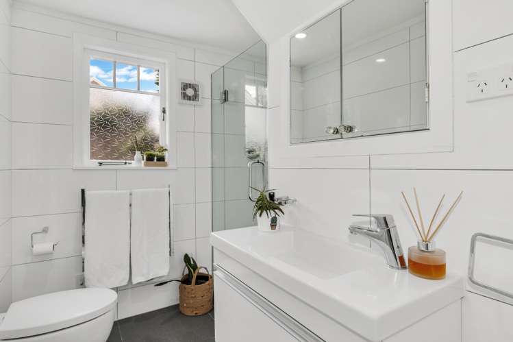 21 Dignan Street Point Chevalier_16