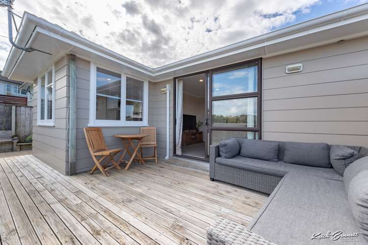 11 Penguin Grove Waitangirua_12