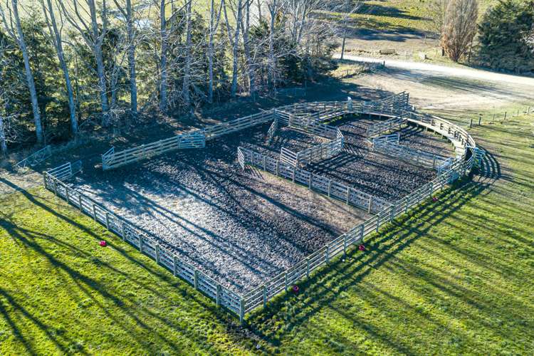 89 Brookstead Road Island Cliff_12