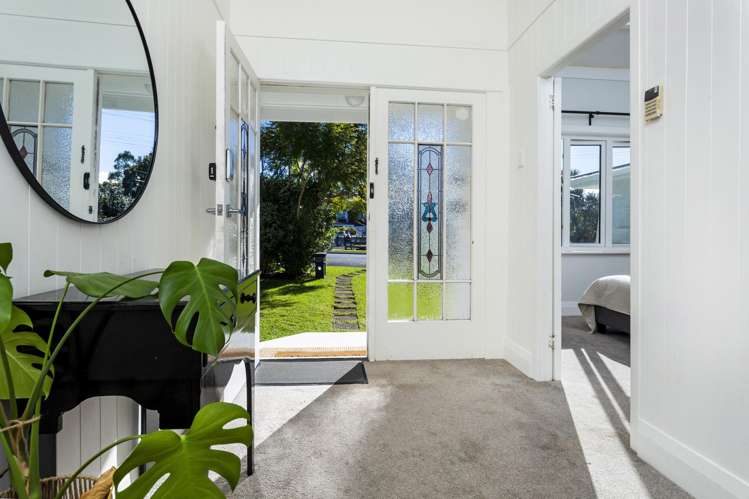 313 Royal Road Massey_1