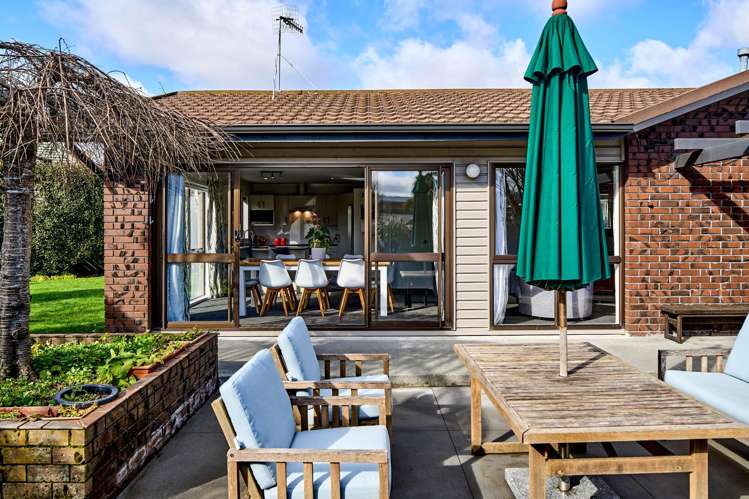 23 Mcenroe Grove Naenae_19