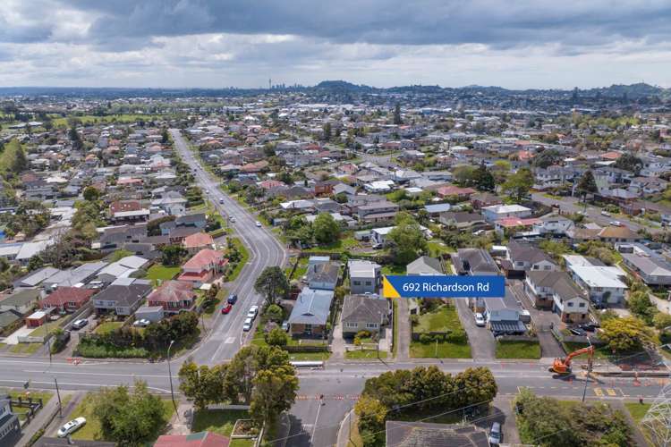 692 Richardson Road Mount Roskill_16