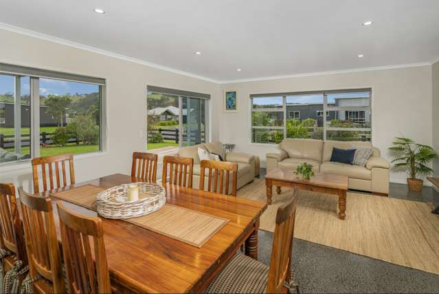 49 Longreach Drive Cooks Beach_2