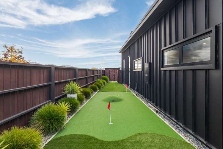 42 Selfe Crescent Burwood_28