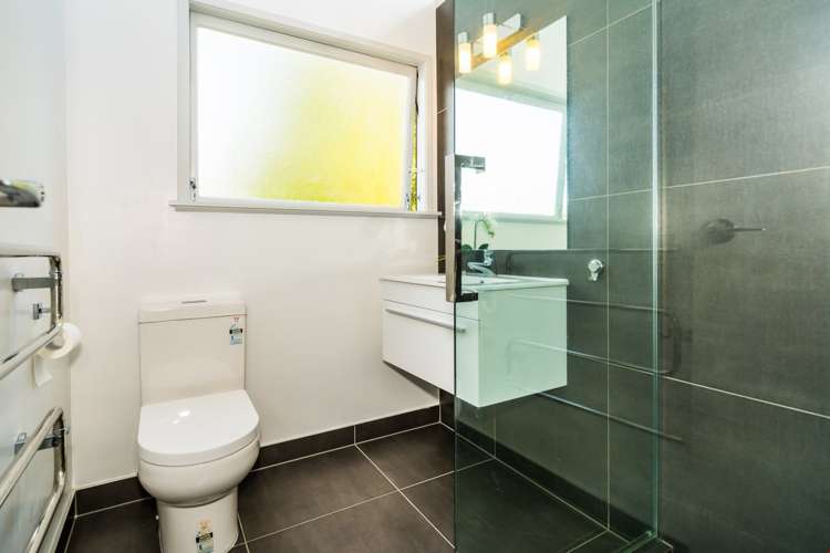 27 Lauderdale Road Birkdale_7