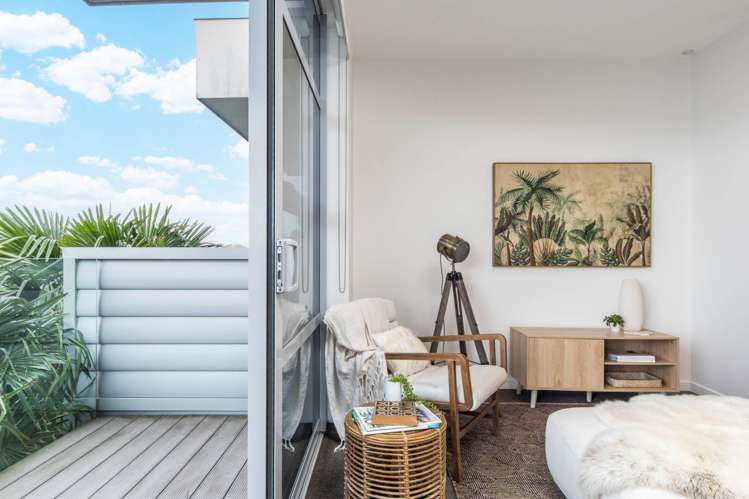 385 Murphys Road Flat Bush_11