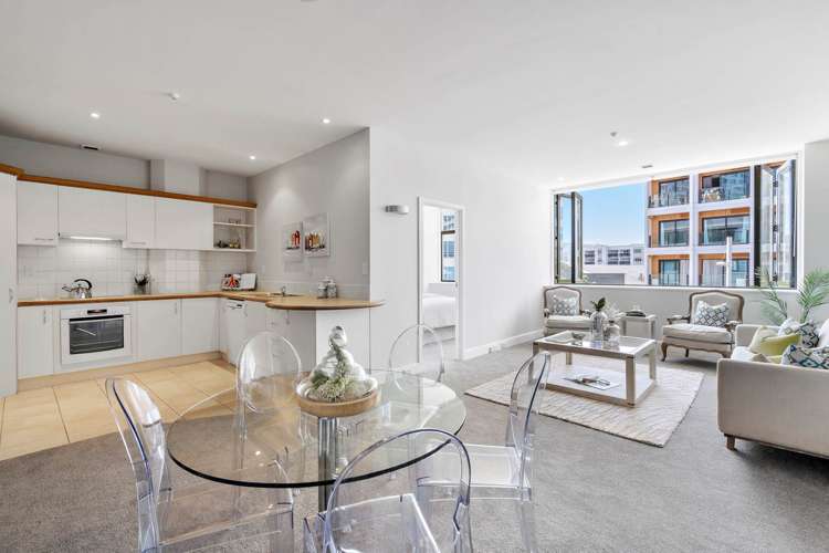 2c/75 Anzac Avenue_0