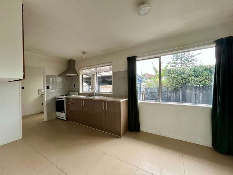 2/195 Buckland Road Mangere East_3
