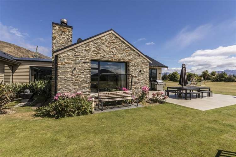 447 Riverbank Road Wanaka_17