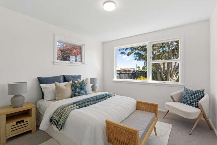 2 Freebairn Street Redwood_12