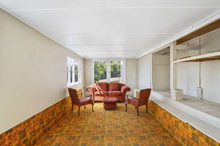 15 Highland Avenue Titirangi_17