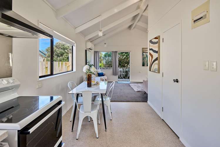 6 Trent Street Island Bay_8