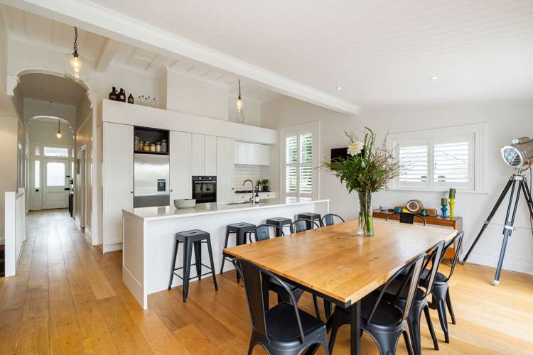 6 Shoal Bay Road Devonport_7