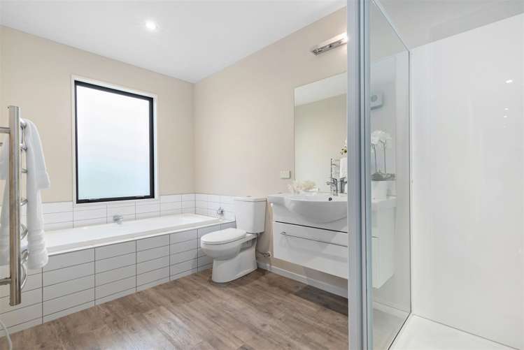 6 Hovingham Court Jacks Point_13