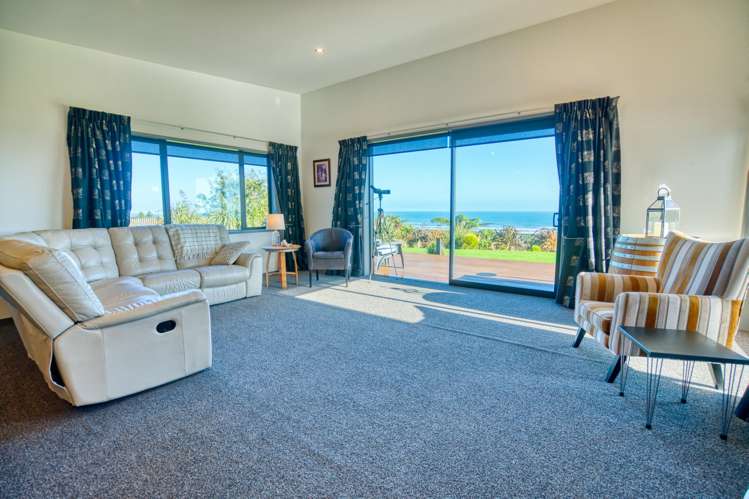 14 Tasman View Road Paroa_15