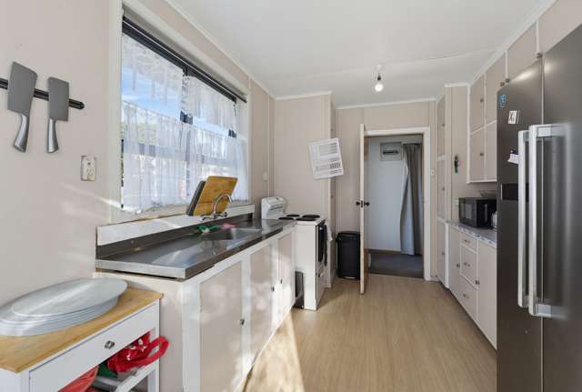 347 Warspite Ave Waitangirua_4
