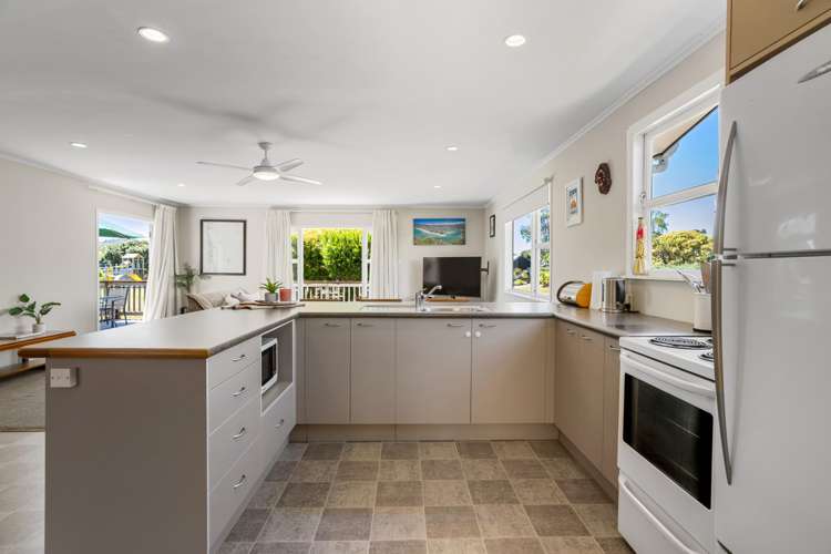 21 Given Grove Pauanui_13