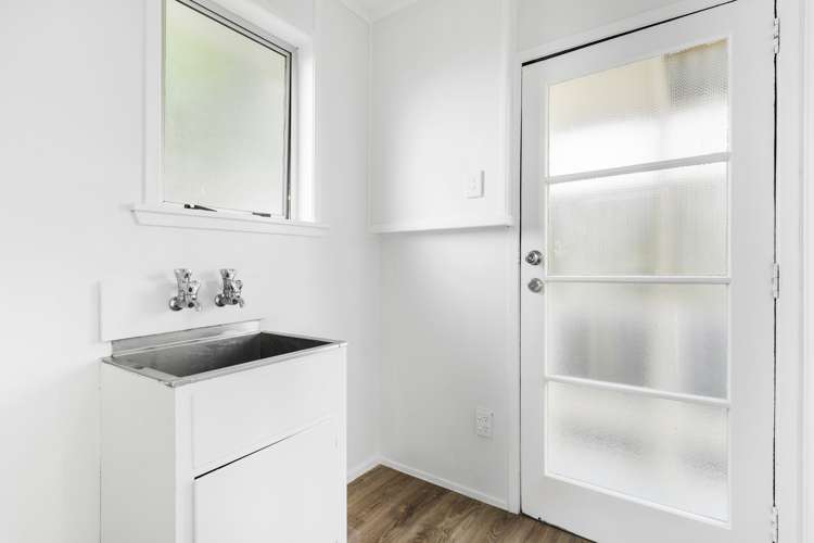 1 Marlene Avenue Te Atatu South_11