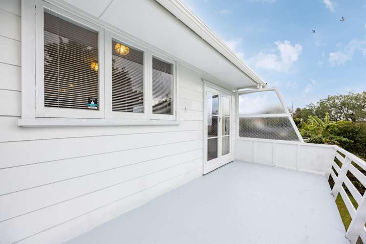 2 Takapu Street Henderson_16