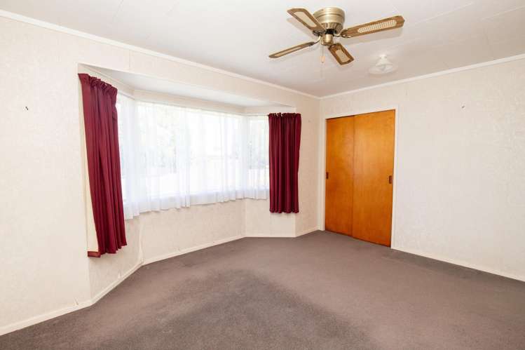 11 McClean Place Ngatea_10