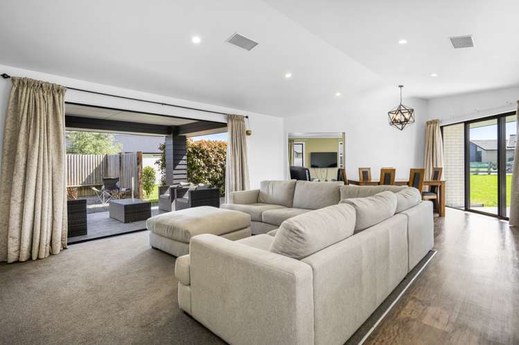 47 Alan Livingston Drive Cambridge_9