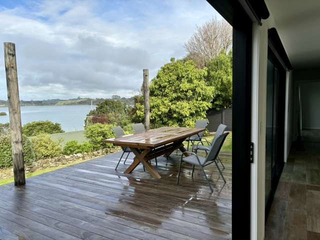 MODERN HOME WITH STUNNING INLET VIEWS – RANGITANE LOCATION