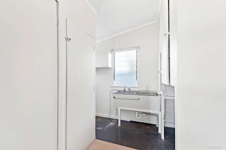 16 Lake Road Devonport_5