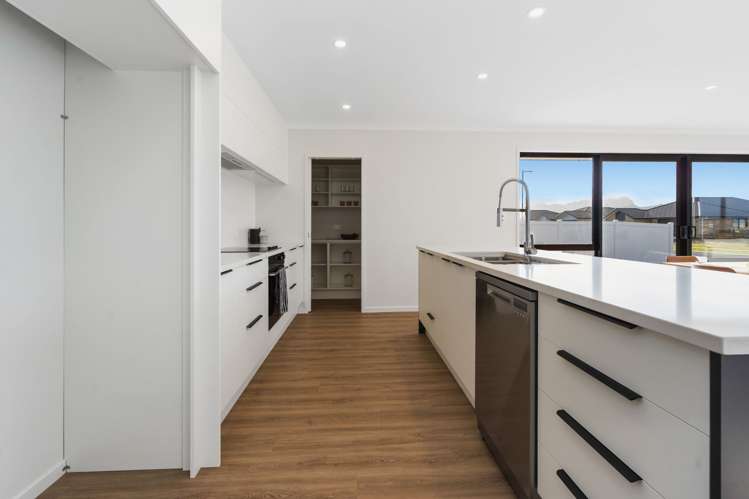 98 Kaurinui Crescent One Tree Point_11