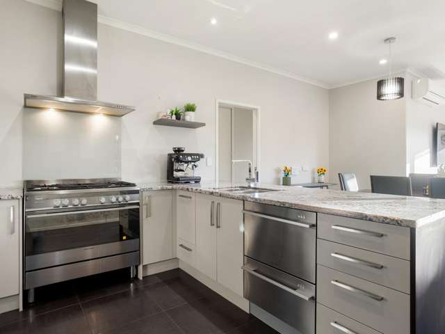 22 Pointon Glade Grandview Heights_3