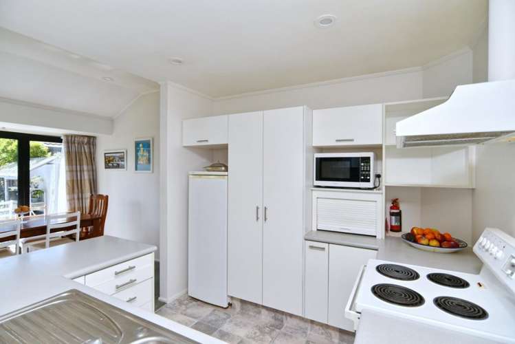 1 Castle Way Beckenham_31