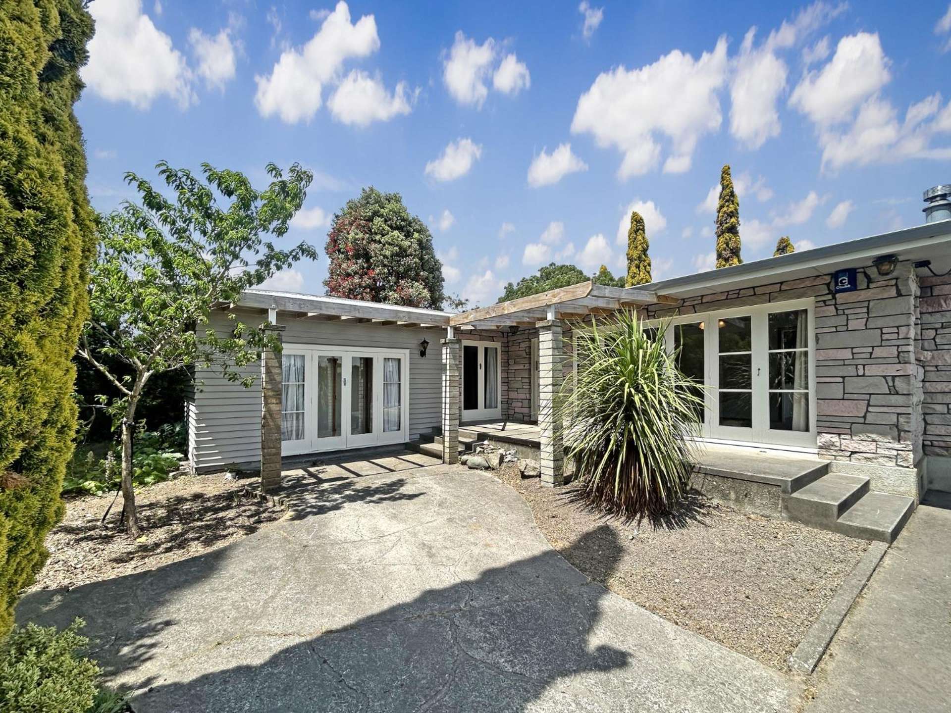 1456 Napier Road 10920_0