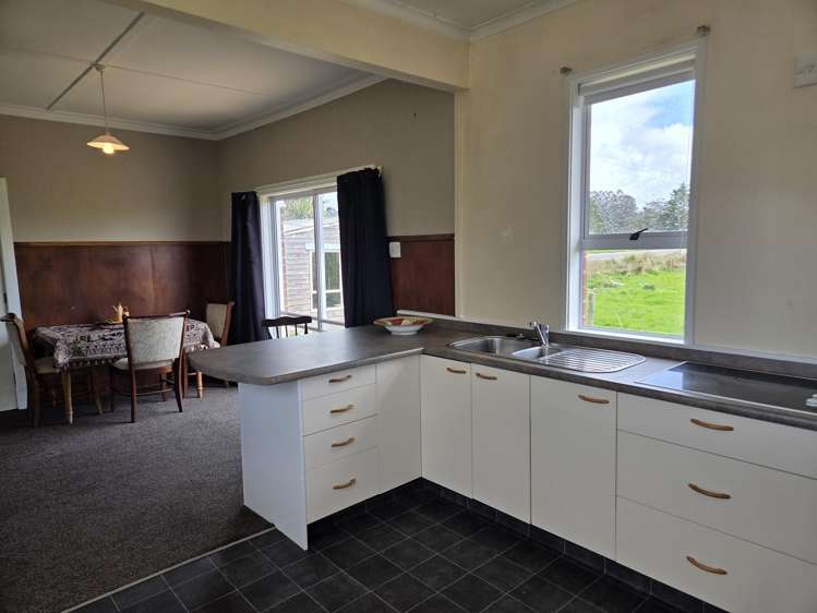 35 Factory Road Paretai_6