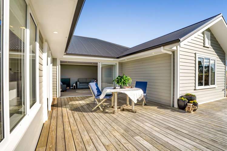 1199 Egmont Road Egmont Village_6