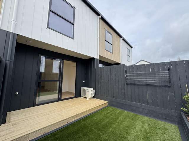 Brand new 2 bedrooms with study!